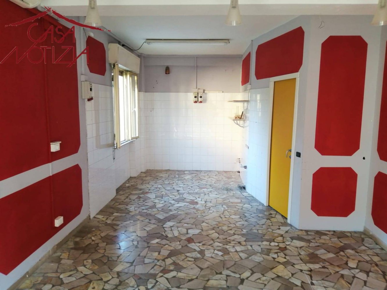 1 room Commercial property in Lucca, Italy No. 62745