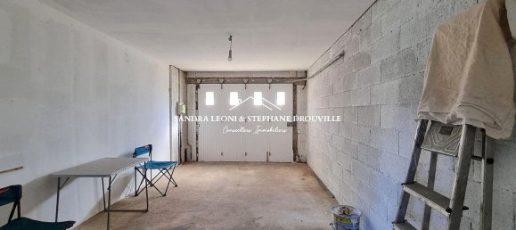 3 bedrooms House in Chartres, France No. 216072 9