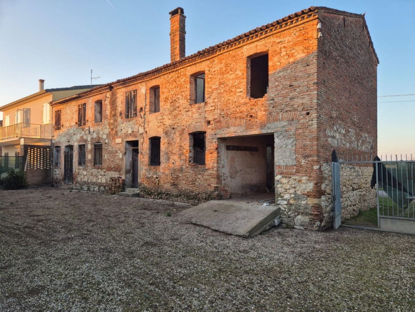 7 rooms House in Cologna Veneta, Italy No. 170269