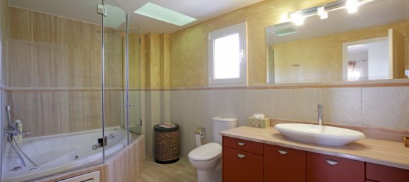 5 bedrooms Villa in Argolis, Greece No. 6711 15