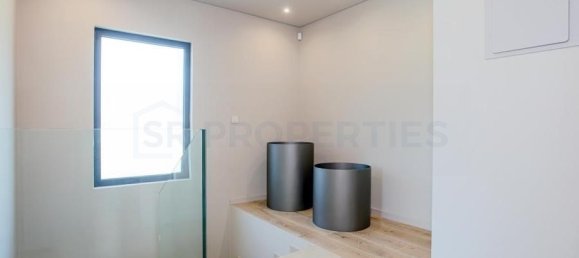 4 bedrooms Villa in Quarteira, Portugal No. 104250 2