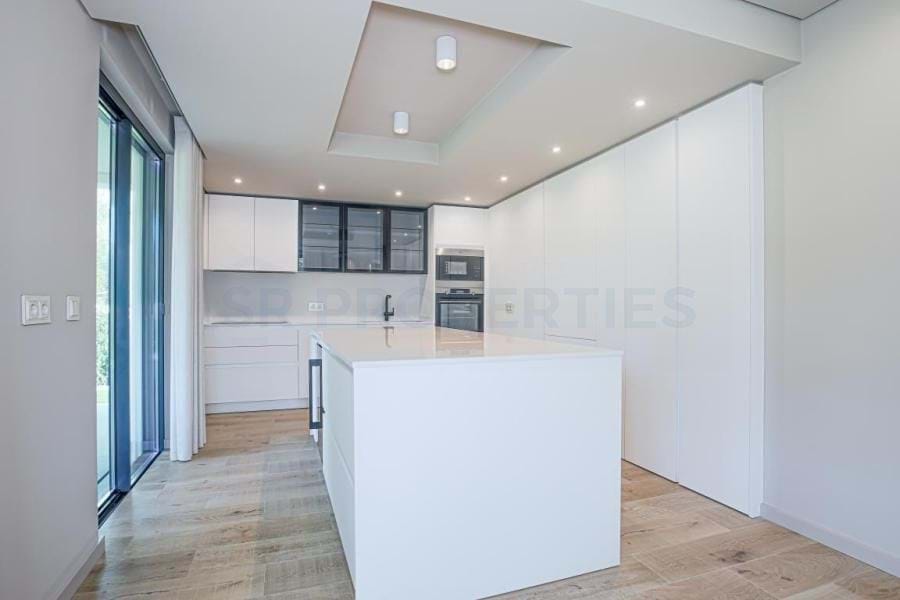 4 bedrooms Villa in Quarteira, Portugal No. 104250