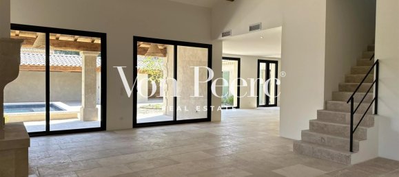 4 bedrooms Villa in Saint-Remy-de-Provence, France No. 303892 2