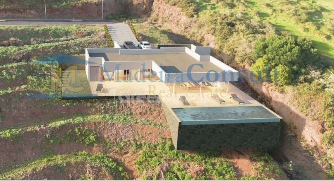  Land in Santa Cruz, Portugal No. 301130