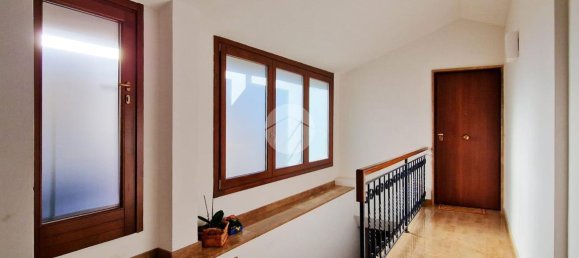 2غرفة شقة في L'Aquila, Italy رقم 28815 2