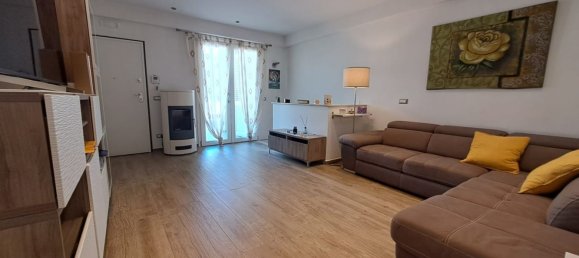 5 rooms House in Cecina, Italy No. 71295 4