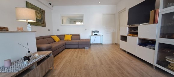 5 rooms House in Cecina, Italy No. 71295 5