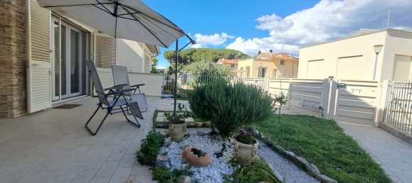 5 rooms House in Cecina, Italy No. 71295 3