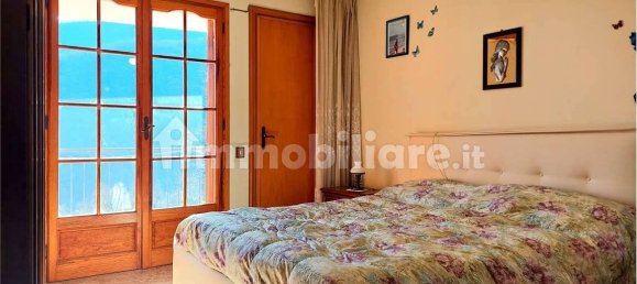 3 bedrooms House in Rezzo, Italy No. 105996 15