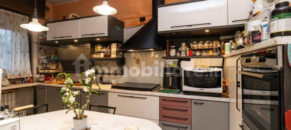 Villa de 5 dormitorios en Varedo, Italy No. 200067 15