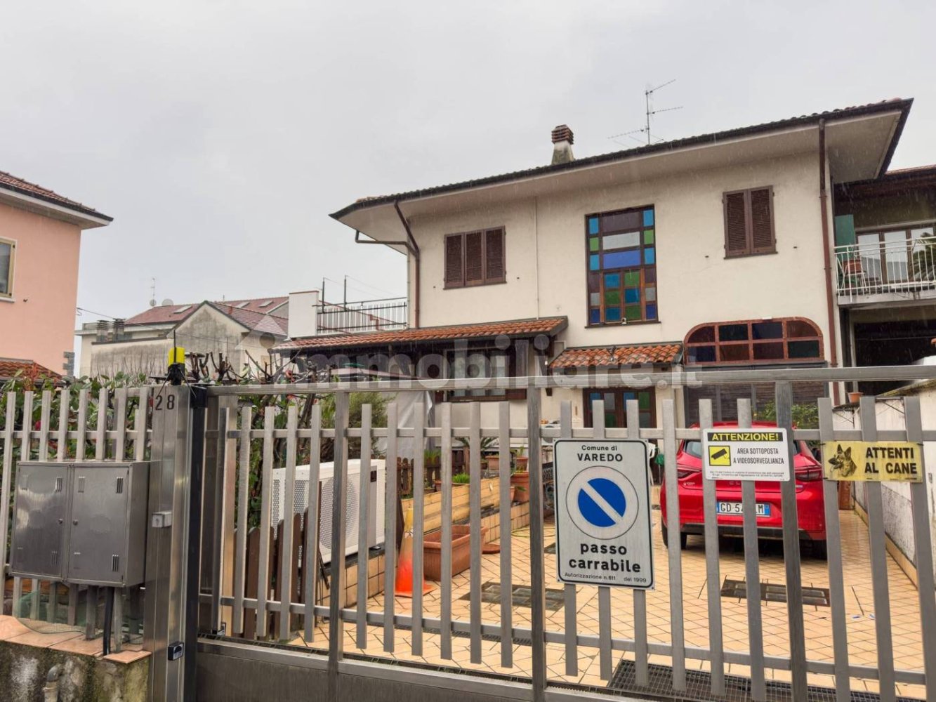 Villa de 5 dormitorios en Varedo, Italy No. 200067