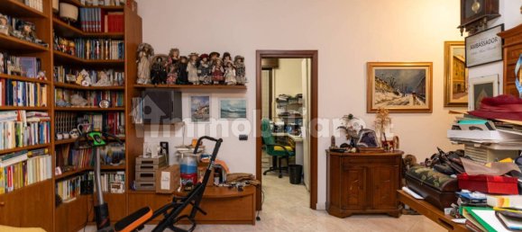 Villa de 5 dormitorios en Varedo, Italy No. 200067 33