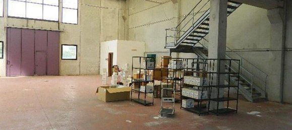 160m² Warehouse in Lucca, Italy No. 140244 10