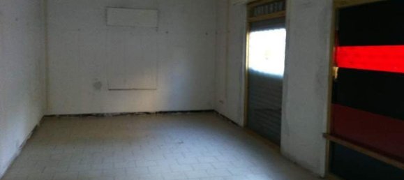 160m² Warehouse in Lucca, Italy No. 140244 4