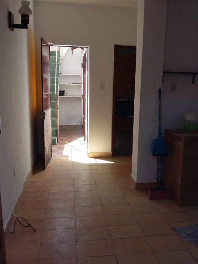 2 bedrooms House in Tres de Febrero, Argentina No. 7544