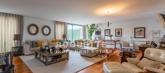 4 bedrooms Villa in Porto, Portugal No. 16397 8