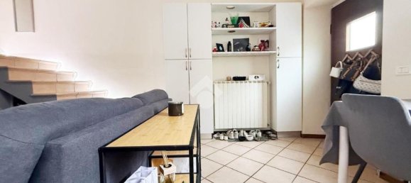 2-salle Appartement à Cislago, Italy No. 334183 6