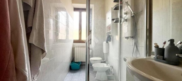 2-salle Appartement à Cislago, Italy No. 334183 10