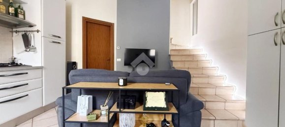 2-salle Appartement à Cislago, Italy No. 334183 3