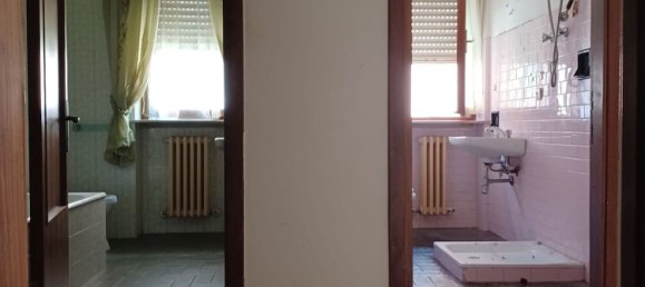 5 bedrooms Apartment in Macerata, Italy No. 315297 11