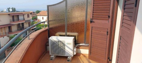 7-salle Appartement à Brolo, Italy No. 43683 9