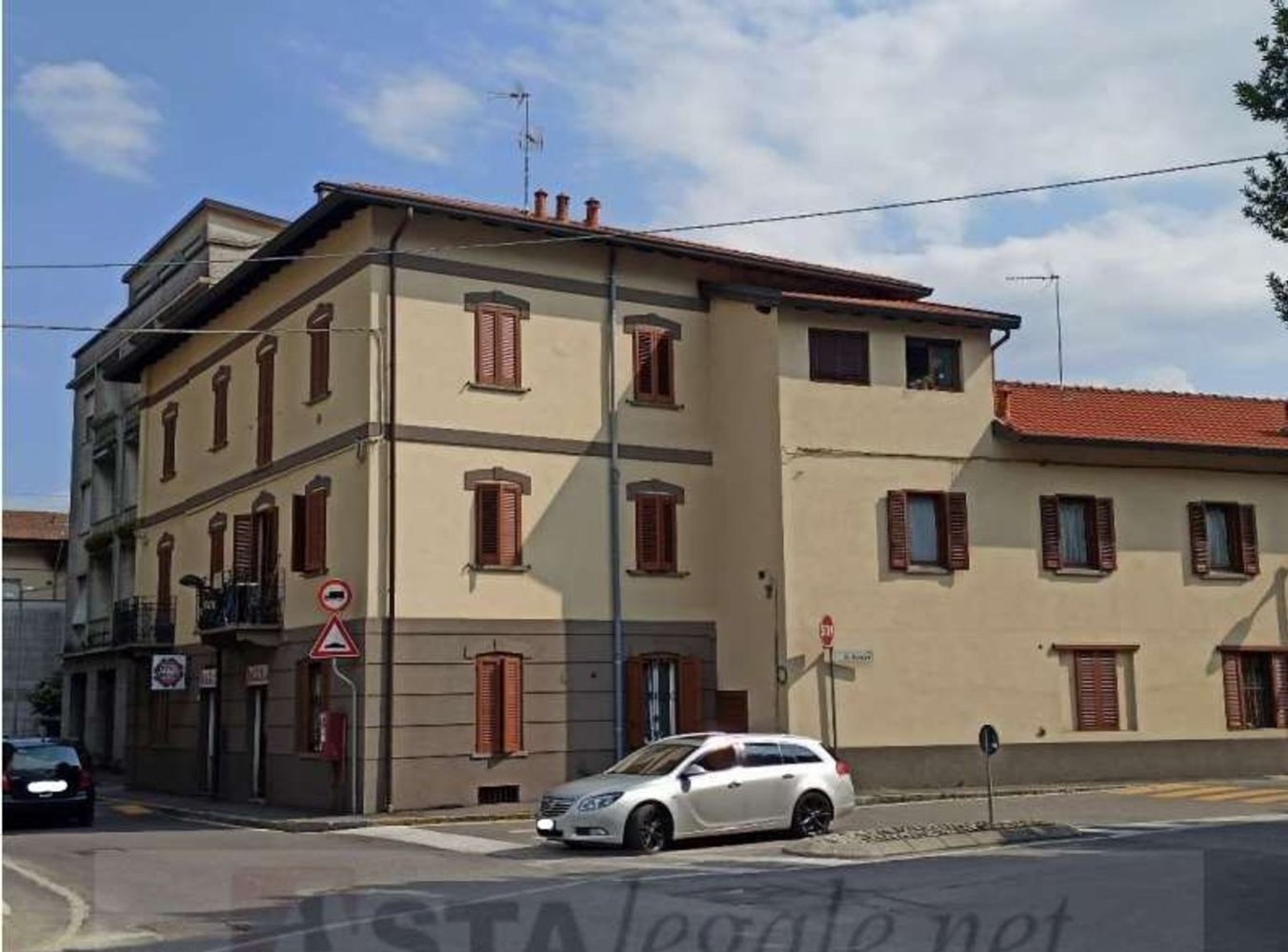 2-salle Appartement à Giussano, Italy No. 9597