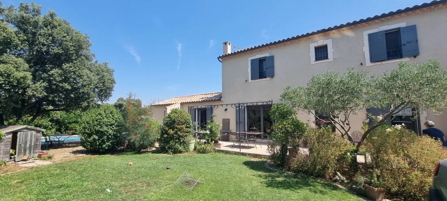 4 bedrooms Castles in Sorgues, France No. 287561