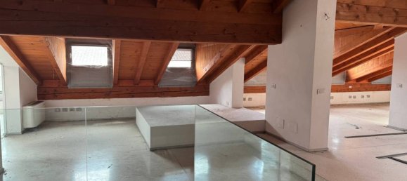 5-salle Bureau à Lodi, Italy No. 323284 7