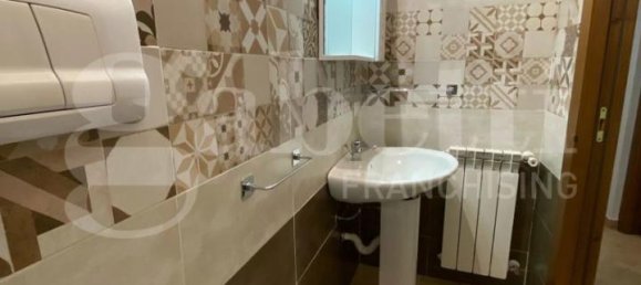 2 rooms Apartment in Palermo, Italy No. 40823 11