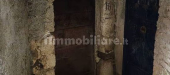 27m² Warehouse in Ovindoli, Italy No. 343973 2