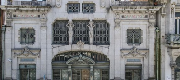 70m² Shop in Porto, Portugal No. 8441 2