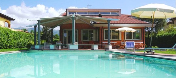 Studio in Forte dei Marmi, Italy No. 69379 17