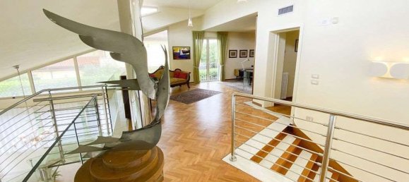 Studio in Forte dei Marmi, Italy No. 69379 6