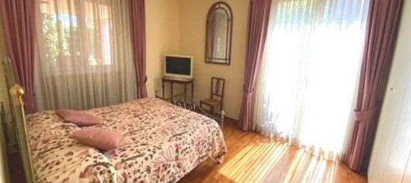 Studio in Forte dei Marmi, Italy No. 69379 3