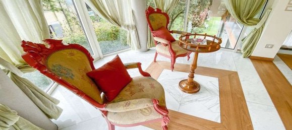 Studio in Forte dei Marmi, Italy No. 69379 8