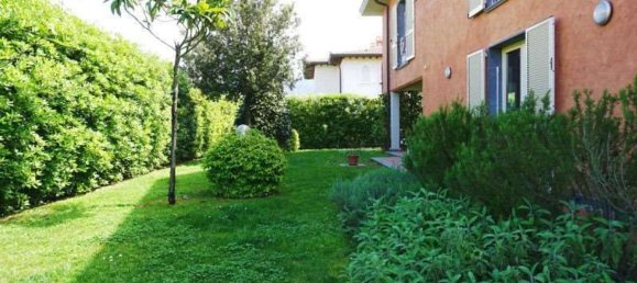 Studio in Forte dei Marmi, Italy No. 69379 14