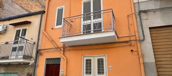 5 rooms Apartment in Aragona, Italy No. 264950 2
