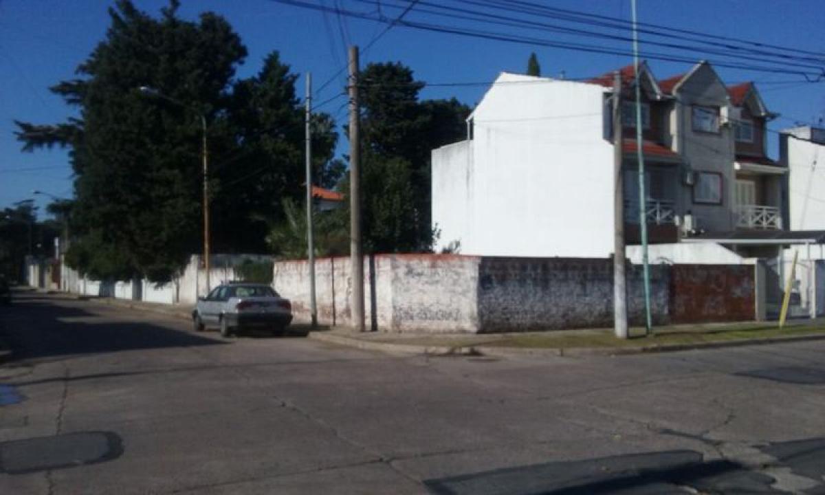 Grundstück in Moron, Argentina, Nr. 37386