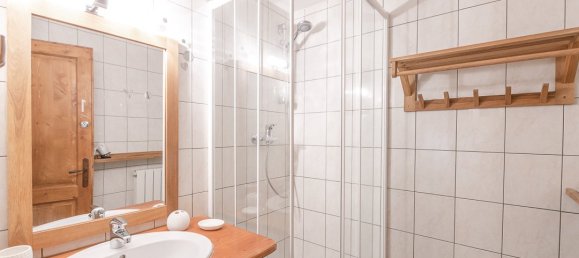 Propiedad comercial de 8 dormitorios en Vallorcine, France No. 1305 18