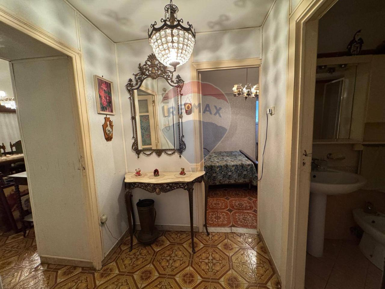 3 rooms Apartment in Catania, Italy No. 2465