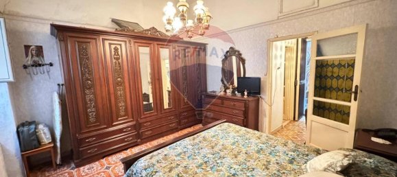3 rooms Apartment in Catania, Italy No. 2465 5