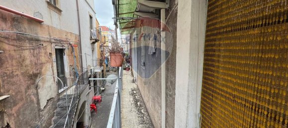 3 rooms Apartment in Catania, Italy No. 2465 10