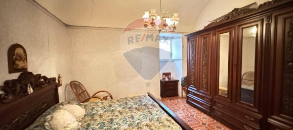 3 rooms Apartment in Catania, Italy No. 2465 2