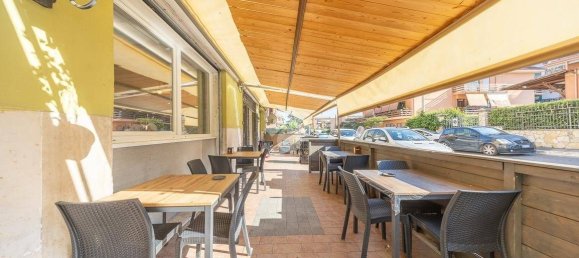 112m² Commercial property in Guidonia Montecelio, Italy No. 311798 2