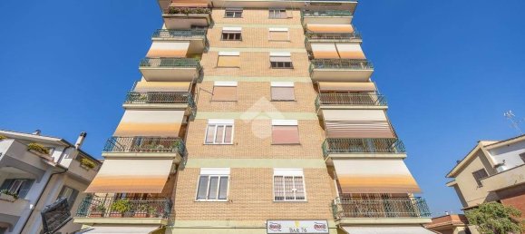 112m² Commercial property in Guidonia Montecelio, Italy No. 311798 38