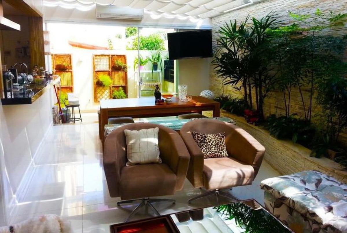 Casa de 4 dormitorios en Sao Paulo, Brazil No. 490177