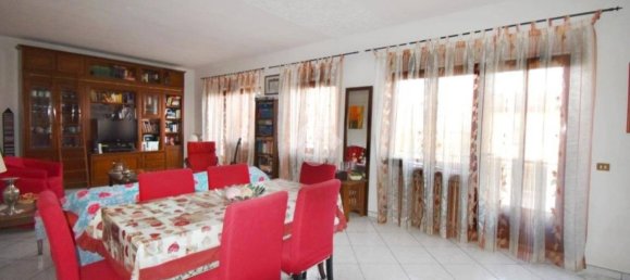 4 bedrooms House in Ivrea, Italy No. 173706 4