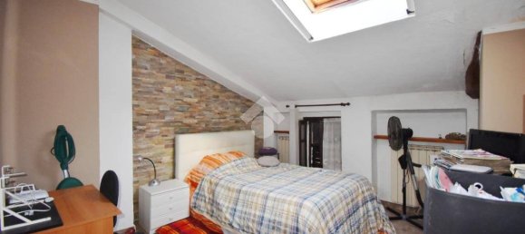 4 bedrooms House in Ivrea, Italy No. 173706 20