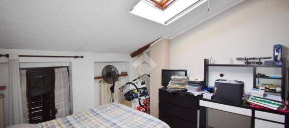 4 bedrooms House in Ivrea, Italy No. 173706 21