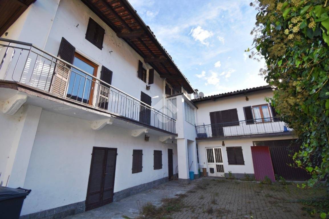 4 bedrooms House in Ivrea, Italy No. 173706